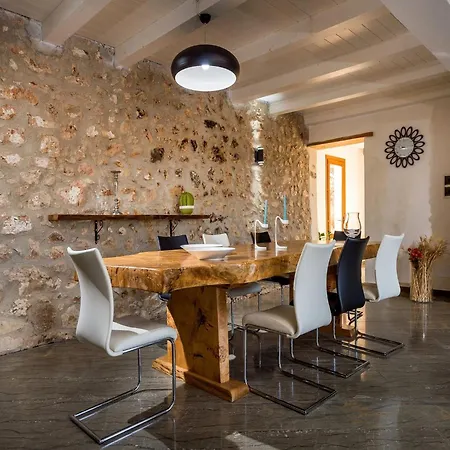 In Sicily Near Guidaloca Bay Villa *
